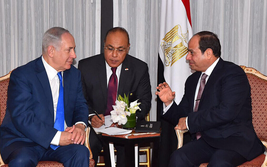 File - A handout released by the Egyptian Presidency shows Israeli Prime Minister Benjamin Netanyahu (L) meeting with Egyptian President Abdel Fattah al-Sissi in New York on September 18, 2017. (Photo by HO / AFP)