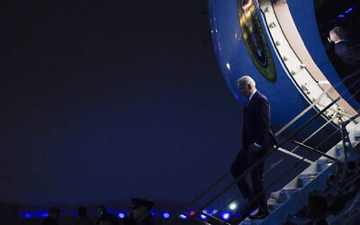 US President Joe Biden steps off Air Force One at Joint Base Andrews in Maryland, on January 28, 2024, as he returns from South Carolina. (Kent Nishimura / AFP)
