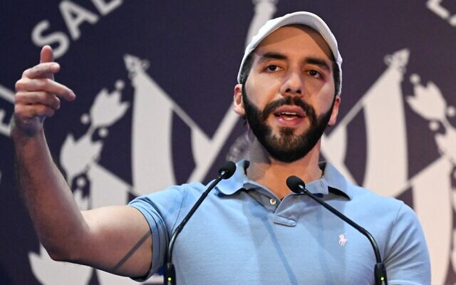Salvadoran President Nayib Bukele delivers a speech after casting his vote in San Salvador on February 4, 2024. (Marvin RECINOS / AFP)