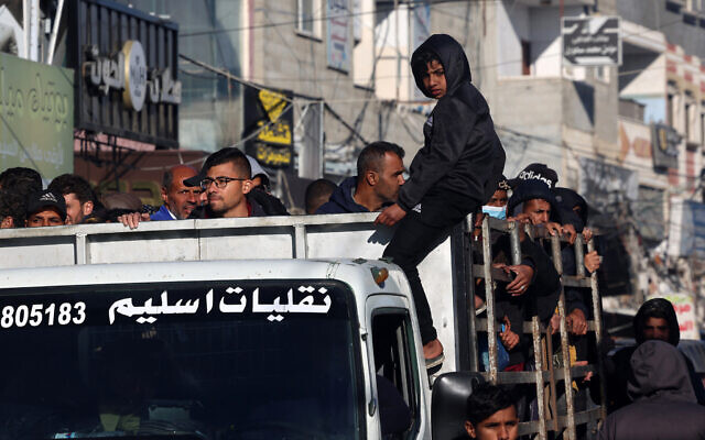 People drive in Rafah in the southern Gaza Strip on February 4, 2024. (Mohammed ABED / AFP)
