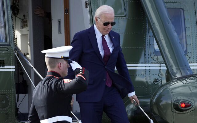 US President Joe Biden arrives on Marine One to attend a fundraiser in San Francisco, Wednesday, Feb. 21, 2024. (AP Photo/Manuel Balce Ceneta)
