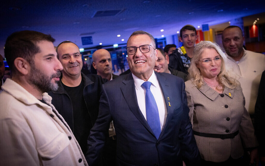 Jerusalem’s Moshe Lion, Tel Aviv’s Ron Huldai cruise to victory in mayoral races