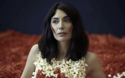 The AI-generated image posted to X by media adviser Itzik Elrov of a woman resembling Transportation Minister Miri Regev covered in popcorn supposedly dipped in blood in a post criticizing the government's handling of the war against Hamas. (Screenshot from X used in accordance with clause 27a of the Copyright Law)
