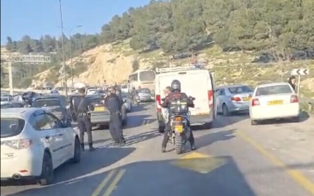 Security forces arrive at the scene of a suspected terror shooting attack on the Route 1 highway,  between Jerusalem and the West Bank’s Maaleh Adumim, February 22, 2024. (Screenshot/X; used in accordance with Clause 27a of the Copyright Law)