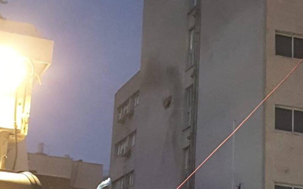 A building in Kiryat Shmona suffered a direct hit by a missile fired from Lebanon, February 10, 2024. The building sustained damage. No injuries were reported. (Video screenshot; used in accordance with clause 27a of the Copyright Law)