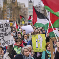 Anti-Israel demonstrators protest against Israel's President Isaac Herzog attending the opening of the new National Holocaust Museum in Amsterdam, Netherlands, March 10, 2024. (AP Photo/Phil Nijhuis)