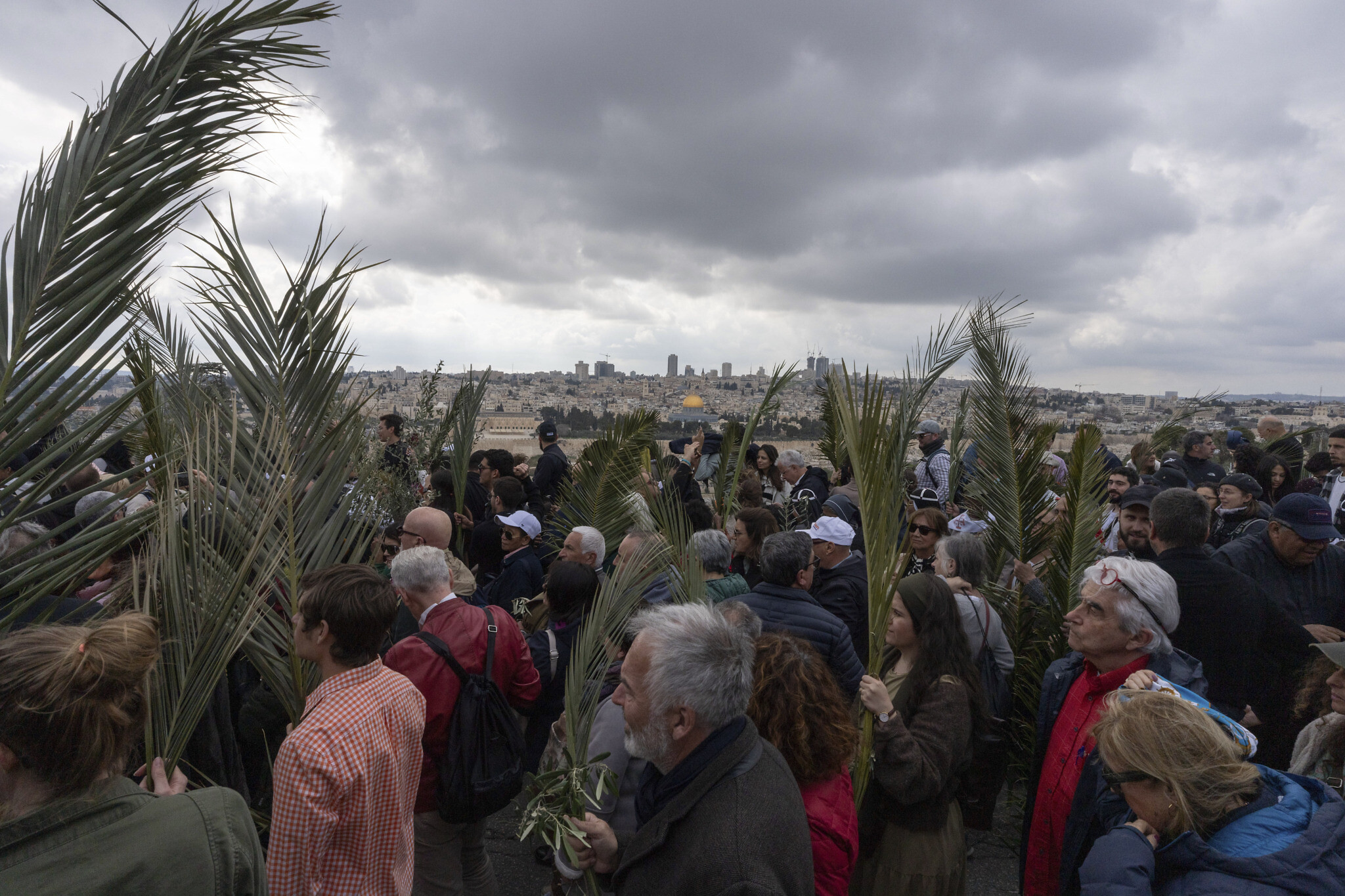 Thousands of Christian faithful attend Palm Sunday celebrations in