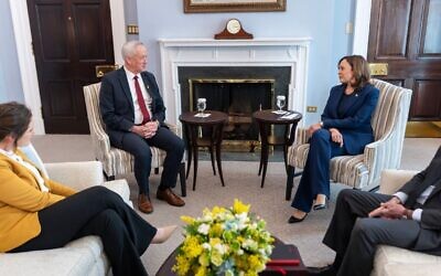 US Vice President Kamala Harris (2nd right) hosts Minister Benny Gantz (2nd left) at the White House on March 4, 2024 (Office of VP Kamala Harris)