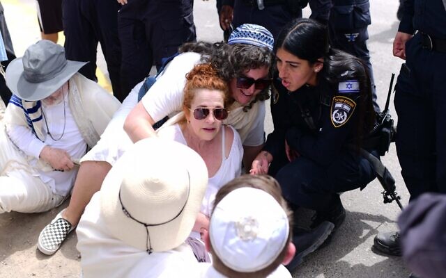 Ayelet Waldman, center, during a protest at the Erez Crossing on the Israel-Gaza border, April 26, 2024. (Tomer Neuberg/Flash90)