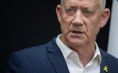 Head of the National Unity party Minister Benny Gantz calls for elections, at a press conference at the Knesset, April 3, 2024. (Chaim Goldberg/Flash90)