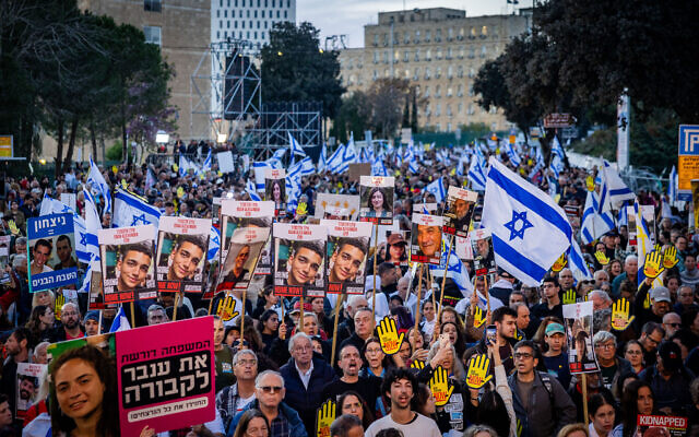 Thousands of Israelis take part in a rally in Jerusalem calling for the release of hostages held in Gaza, on April 7, 2024. (Yonatan Sindel/Flash90)
