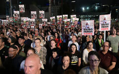 Israelis attend a rally calling for the release of hostages held by Hamas terrorists in Gaza at Hostages Square in Tel Aviv, April 27, 2024. (Avshalom Sassoni/Flash90)