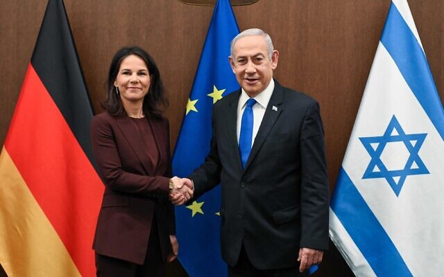 German Foreign Minister Annalena Baerbock, left, meets with Prime Minister Benjamin Netanyahu in Jerusalem, April 17, 2024. (Maayan Toaf / GPO)