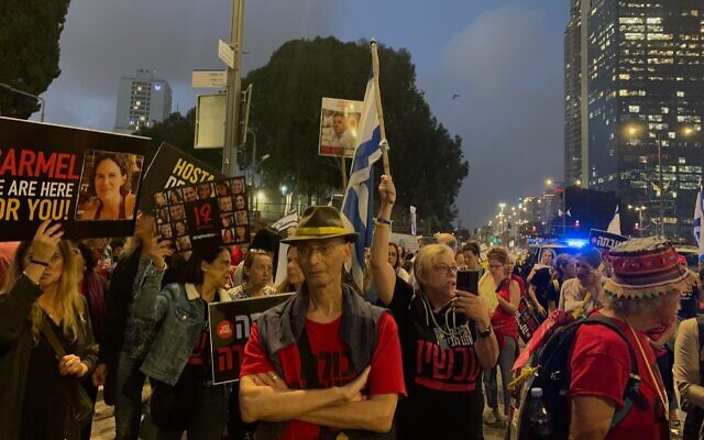 Hundreds demonstrate in Tel Aviv for a general strike and hostage deal on April 18, 2024. (Charlie Summers/Times of Israel)