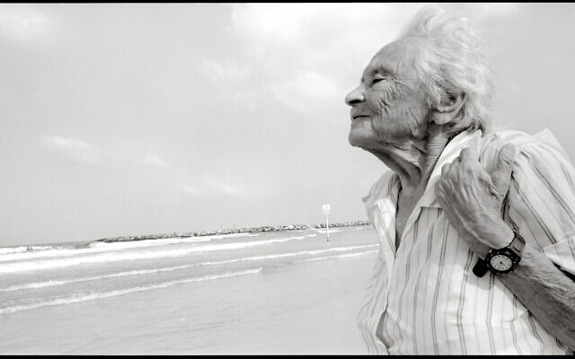 Maud Beer née Steckelmacher, b. 1929, photographed on Gordon Beach, Tel Aviv, 2016. (Dennis Carlyle Darling)