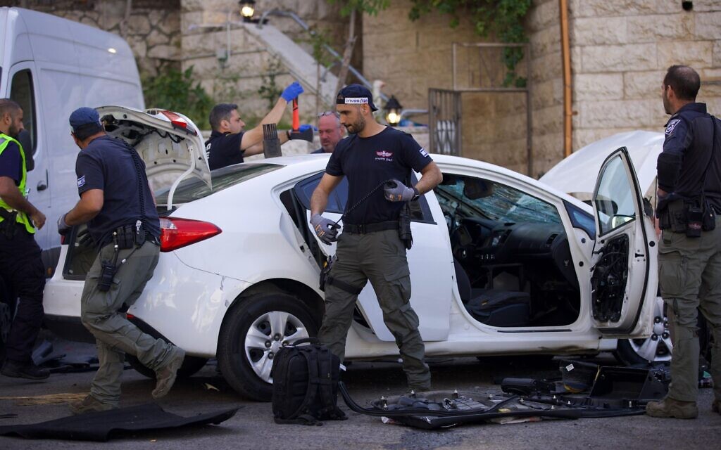 Three lightly hurt in Jerusalem car-ramming; 2 suspects captured