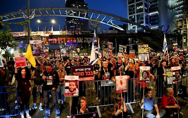 Protesters block Begin Road in front of the Kirya IDF Military Headquarters in Tel Aviv, urging a deal for the release of hostages held by Hamas in Gaza, April 30, 2024 (Danor Aharon / Pro-Democracy Protest Movement)