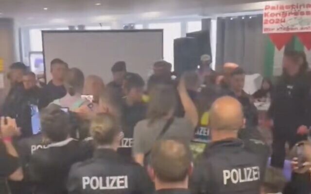 Screen grab of a video circulating on social media showing police shutting down a pro-Palestinian event over hate speech fears, April 12, 2024 (Used in accordance with Clause 27a of the Copyright Law)