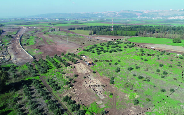 Ariel view of the Horvat Tevet site, with the excavation areas outlined. (courtesy IAA, photo by Alexander Weigmann)