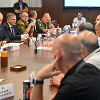 Prime Minister Benjamin Netanyahu meets with municipal heads from cities and towns on Israel's northern border, May 19, 2024. (Kobi Gideon/GPO)